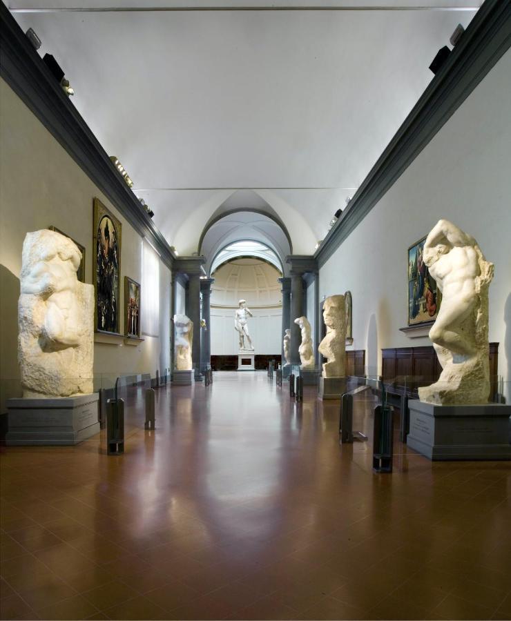 Historic Center Palace - Huge 4 Bedrooms Santa Croce Apartment - By LikehomeFlorencia Exterior foto