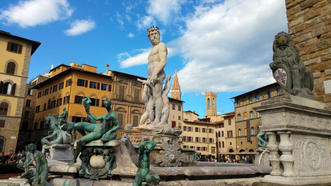 Historic Center Palace - Huge 4 Bedrooms Santa Croce Apartment - By LikehomeFlorencia Exterior foto