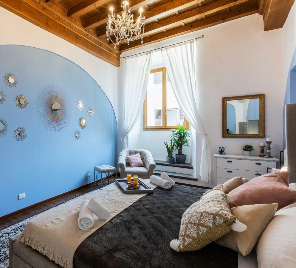 Historic Center Palace - Huge 4 Bedrooms Santa Croce Apartment - By LikehomeFlorencia Exterior foto