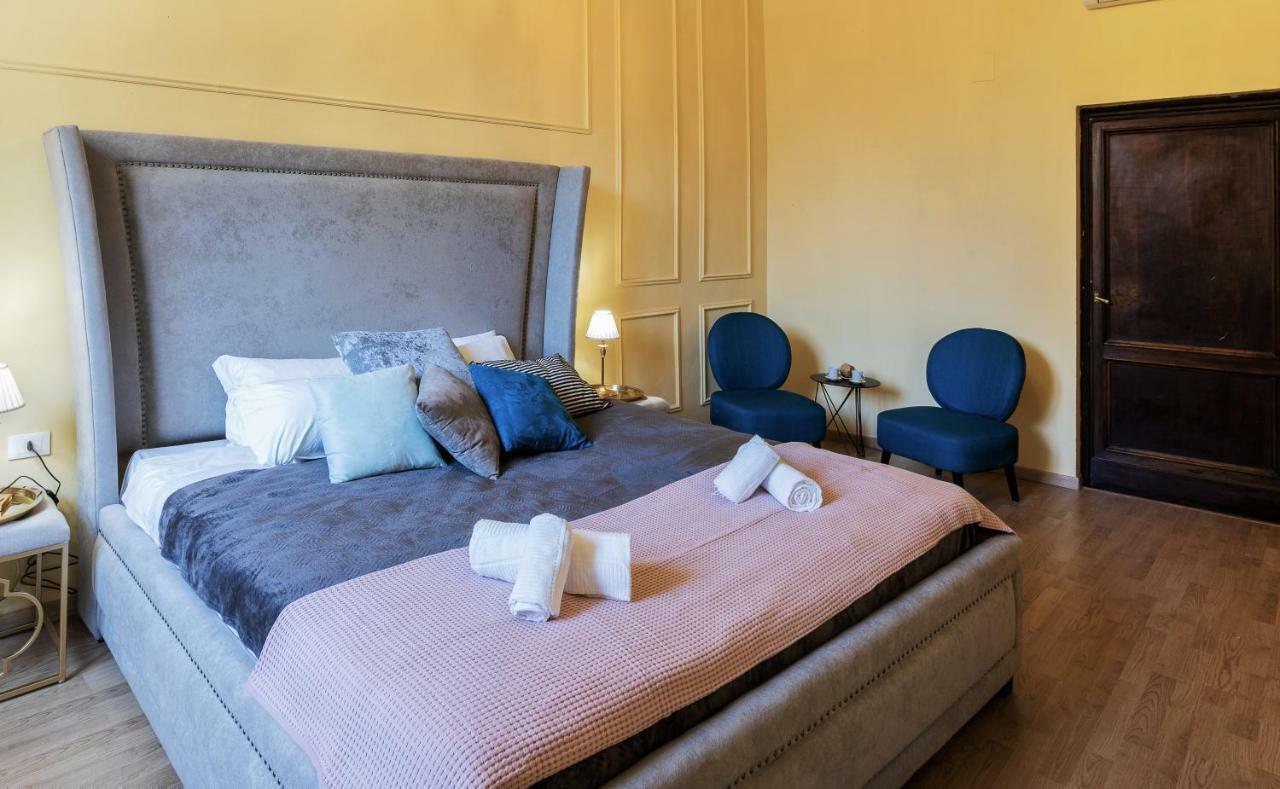 Historic Center Palace - Huge 4 Bedrooms Santa Croce Apartment - By LikehomeFlorencia Exterior foto