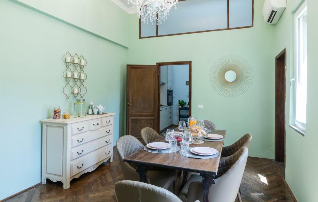 Historic Center Palace - Huge 4 Bedrooms Santa Croce Apartment - By LikehomeFlorencia Exterior foto