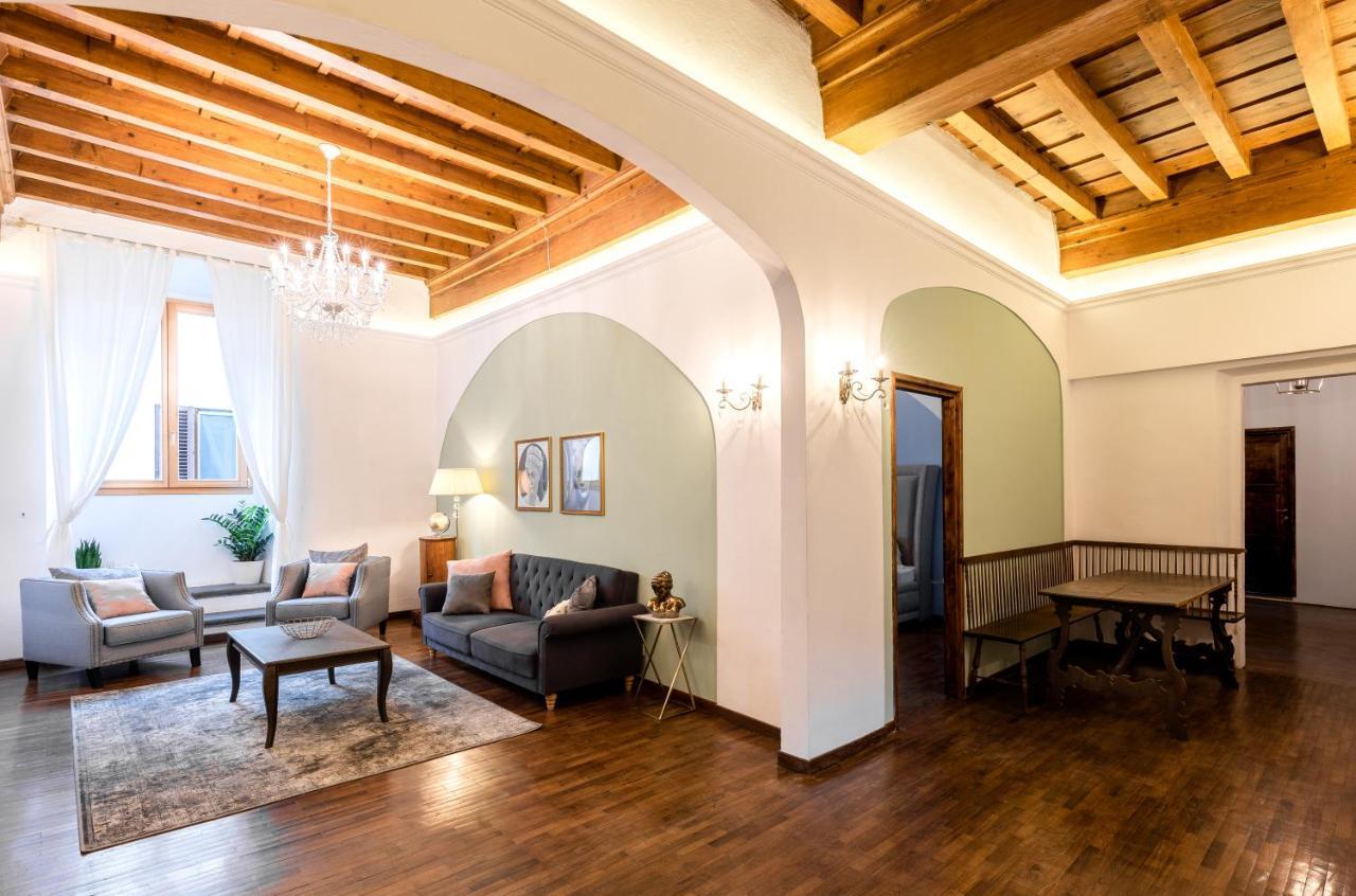 Historic Center Palace - Huge 4 Bedrooms Santa Croce Apartment - By LikehomeFlorencia Exterior foto