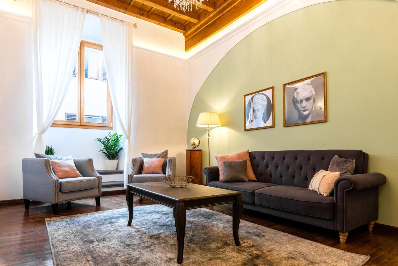 Historic Center Palace - Huge 4 Bedrooms Santa Croce Apartment - By LikehomeFlorencia Exterior foto