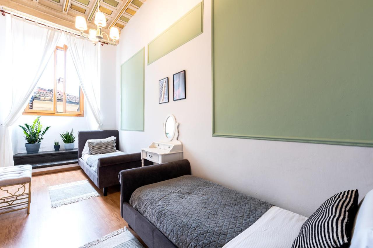 Historic Center Palace - Huge 4 Bedrooms Santa Croce Apartment - By LikehomeFlorencia Exterior foto